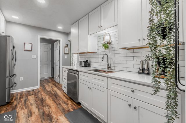 8260 Henderson Ridge Drive, Mooresville, IN 46158