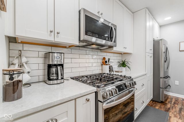 8260 Henderson Ridge Drive, Mooresville, IN 46158