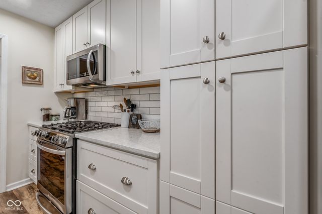 8260 Henderson Ridge Drive, Mooresville, IN 46158