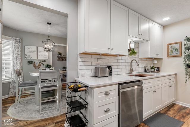 8260 Henderson Ridge Drive, Mooresville, IN 46158