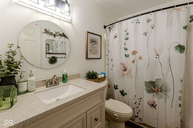 8260 Henderson Ridge Drive, Mooresville, IN 46158