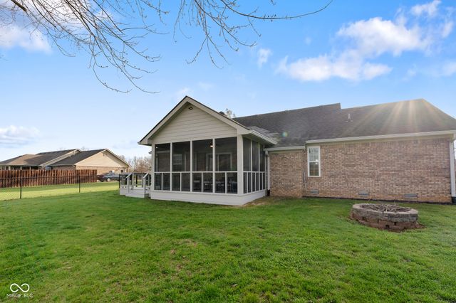 8260 Henderson Ridge Drive, Mooresville, IN 46158