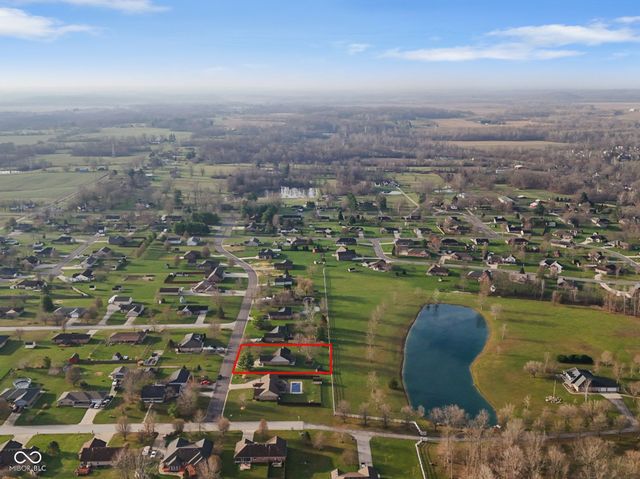 8260 Henderson Ridge Drive, Mooresville, IN 46158