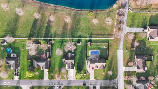 8260 Henderson Ridge Drive, Mooresville, IN 46158