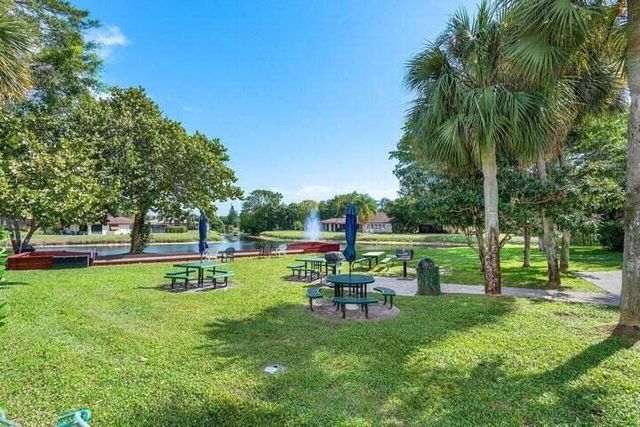 10110 Cedar Point Boulevard 203, Boynton Beach, FL 33437