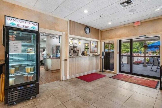 10110 Cedar Point Boulevard 203, Boynton Beach, FL 33437