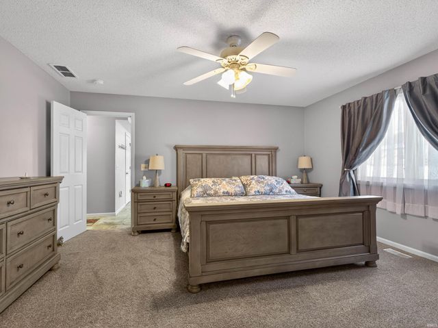 8917 Crosier Lane, Fort Wayne, IN 46825