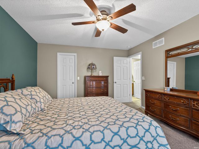 8917 Crosier Lane, Fort Wayne, IN 46825