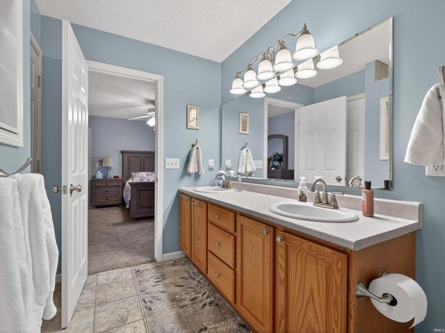 8917 Crosier Lane, Fort Wayne, IN 46825