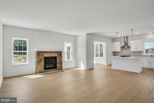 234 N FORGEDALE DR N, Carlisle, PA 17015