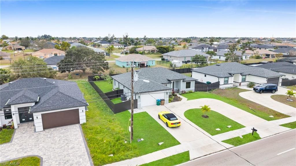 Image 6 of property listing at 221 Chiquita BLVD N, Cape Coral, FL 33993