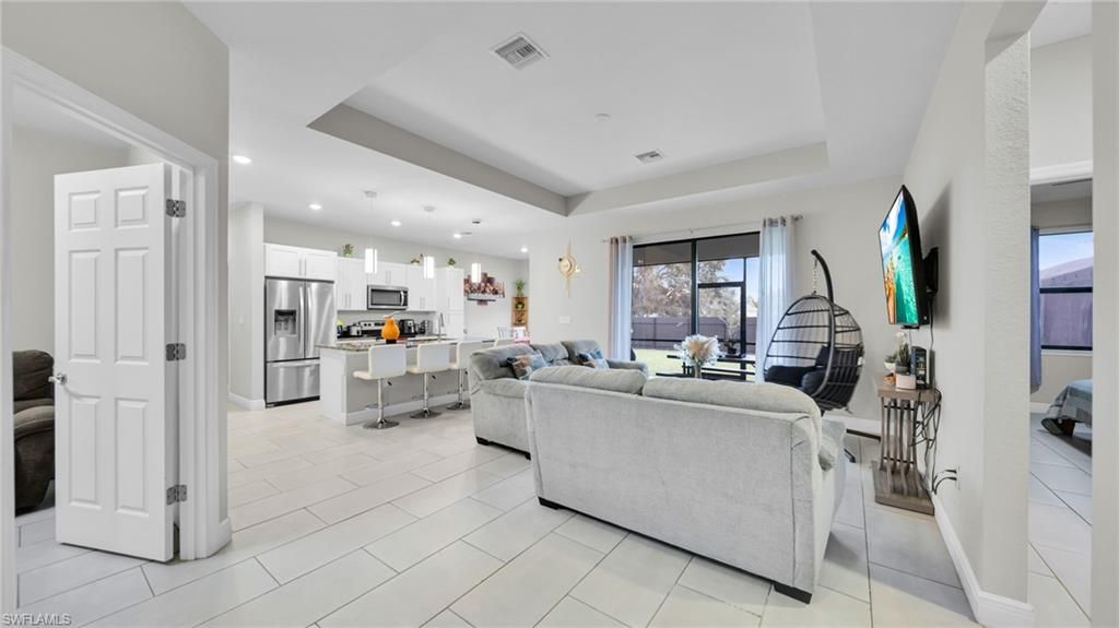 Image 7 of property listing at 221 Chiquita BLVD N, Cape Coral, FL 33993