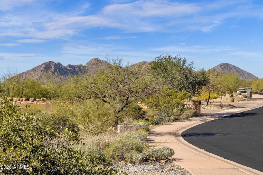 11760 N SUNSET VISTA Drive 42, Fountain Hills, AZ 85268