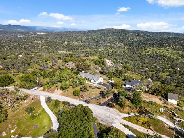 31021 Blue Heron Way, Coarsegold, CA 93614