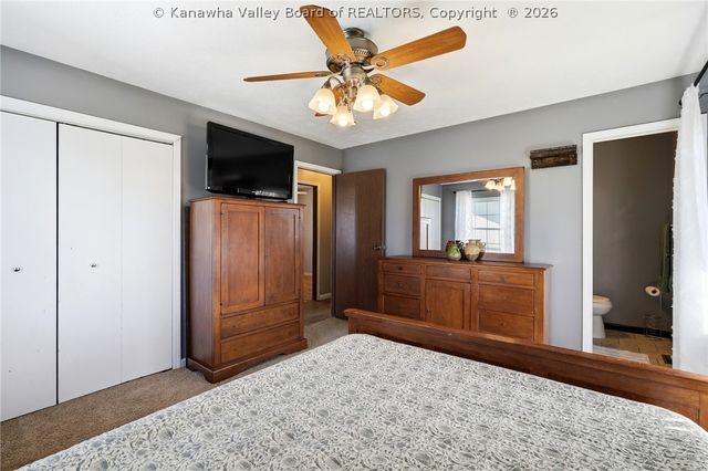 509 Hurricane Court, Hurricane, WV 25526