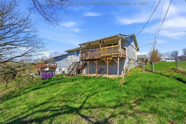 509 Hurricane Court, Hurricane, WV 25526