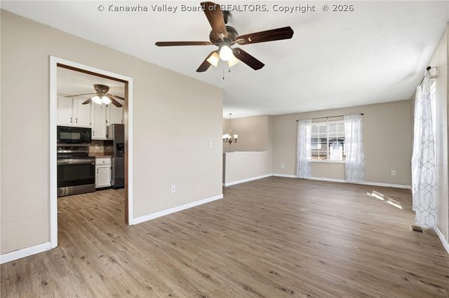 509 Hurricane Court, Hurricane, WV 25526