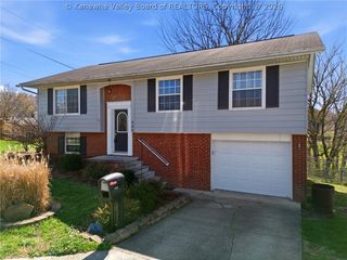 509 Hurricane Court, Hurricane, WV 25526