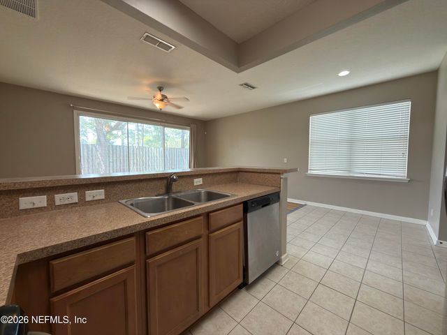 5841 PARKSTONE CROSSING Drive, Jacksonville, FL 32258