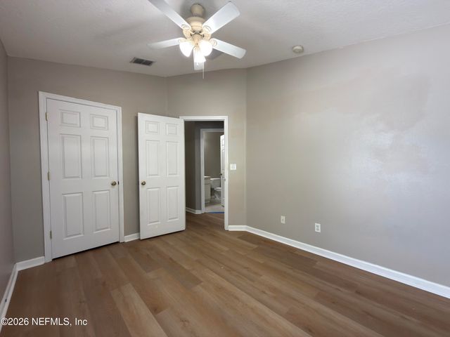 5841 PARKSTONE CROSSING Drive, Jacksonville, FL 32258