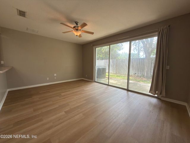 5841 PARKSTONE CROSSING Drive, Jacksonville, FL 32258