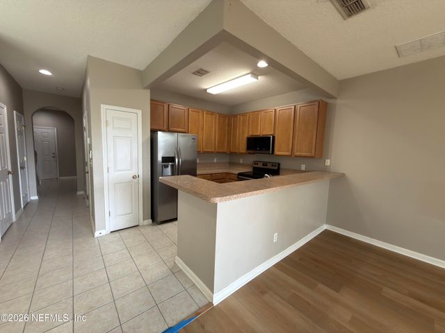 5841 PARKSTONE CROSSING Drive, Jacksonville, FL 32258