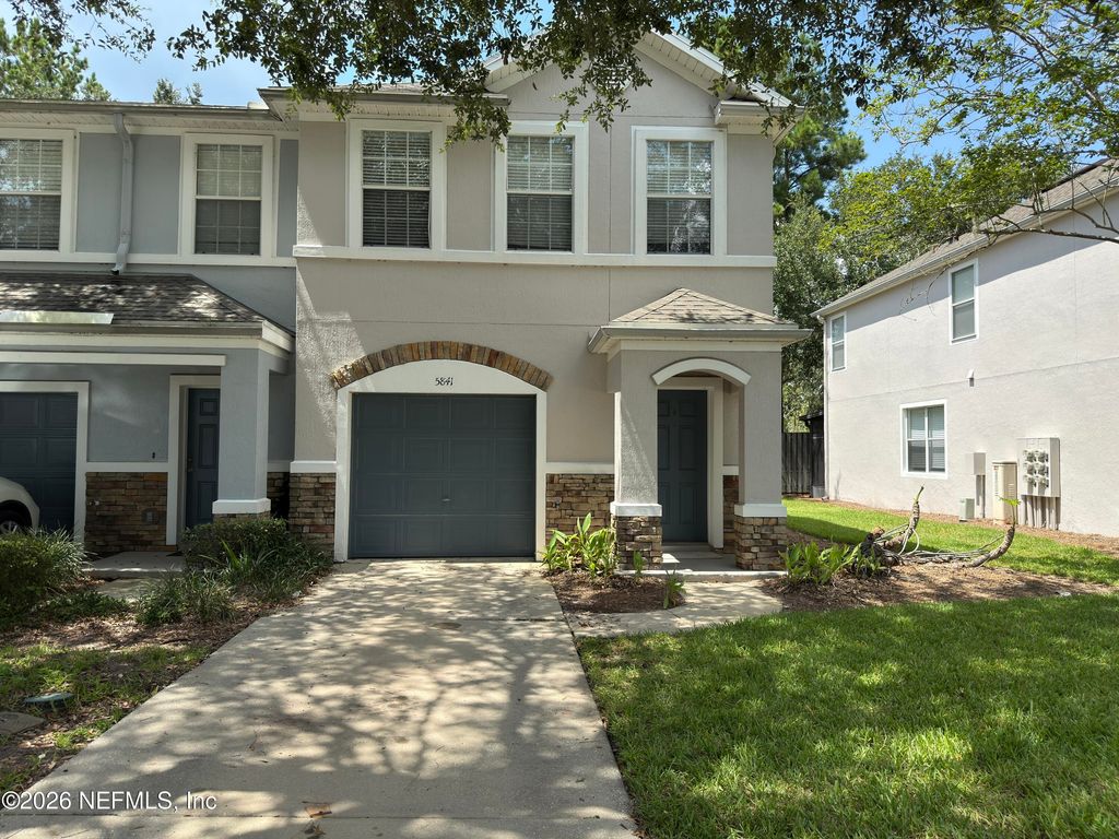 5841 PARKSTONE CROSSING Drive, Jacksonville, FL 32258