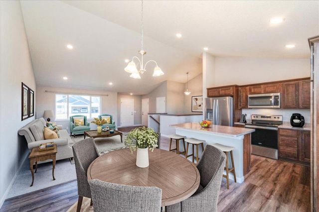 922 Prestwick Drive, Belle Plaine, MN 56011