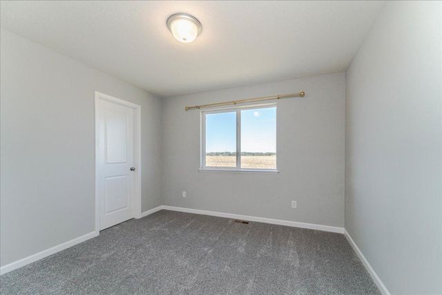 922 Prestwick Drive, Belle Plaine, MN 56011