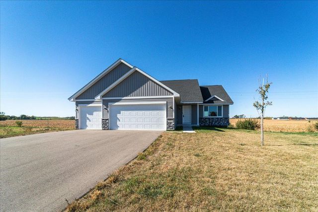 922 Prestwick Drive, Belle Plaine, MN 56011