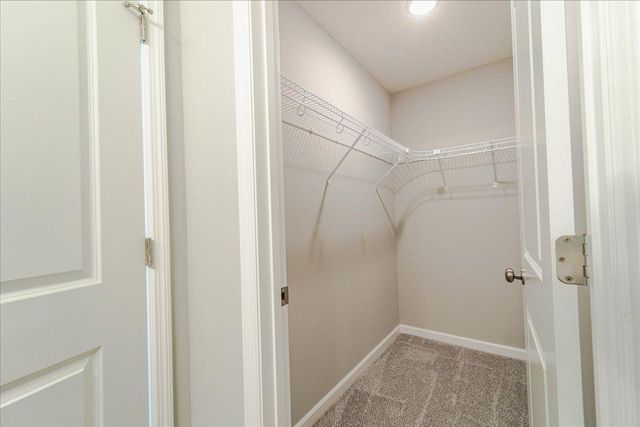 922 Prestwick Drive, Belle Plaine, MN 56011