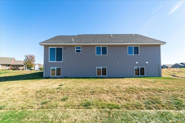 922 Prestwick Drive, Belle Plaine, MN 56011