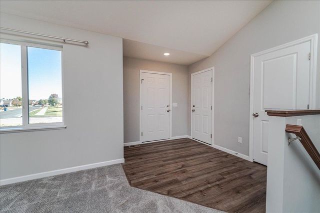 922 Prestwick Drive, Belle Plaine, MN 56011