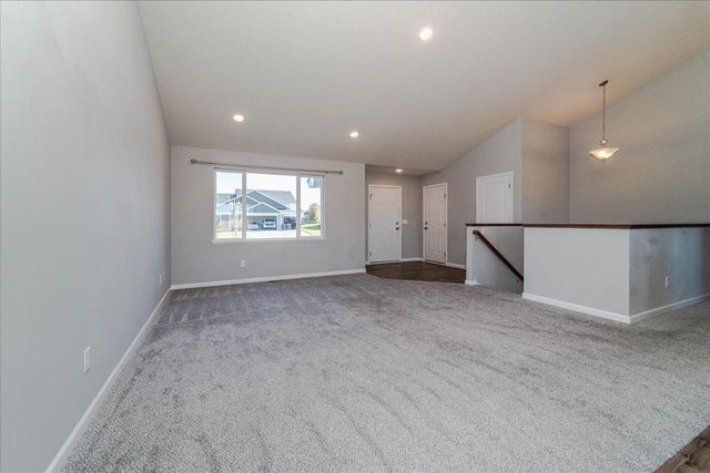 922 Prestwick Drive, Belle Plaine, MN 56011