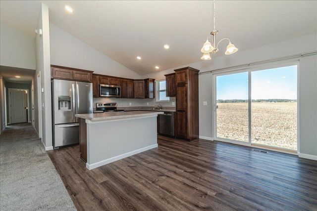 922 Prestwick Drive, Belle Plaine, MN 56011