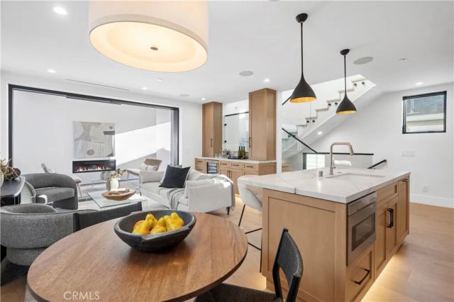 605 Carnation, Corona Del Mar, CA 92625