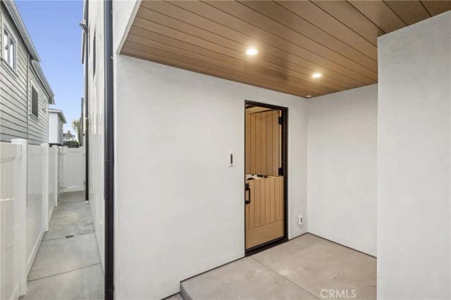 605 Carnation, Corona Del Mar, CA 92625