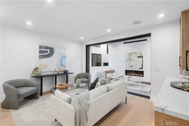 605 Carnation, Corona Del Mar, CA 92625