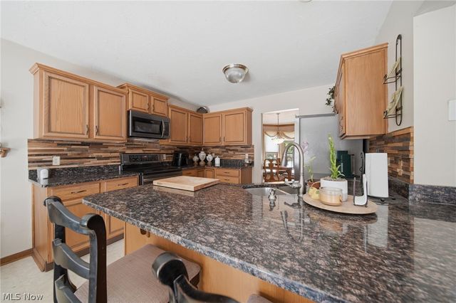 3021 Duquesne Drive, Stow, OH 44224