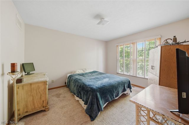 3021 Duquesne Drive, Stow, OH 44224