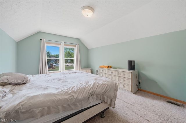 3021 Duquesne Drive, Stow, OH 44224