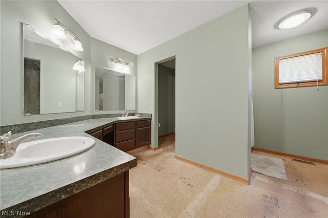 3021 Duquesne Drive, Stow, OH 44224