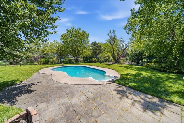 3021 Duquesne Drive, Stow, OH 44224