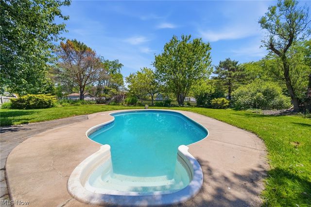 3021 Duquesne Drive, Stow, OH 44224