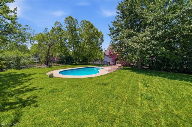 3021 Duquesne Drive, Stow, OH 44224