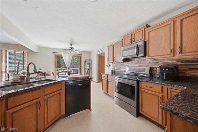 3021 Duquesne Drive, Stow, OH 44224