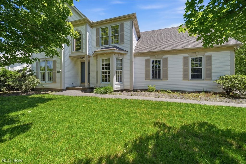 3021 Duquesne Drive, Stow, OH 44224