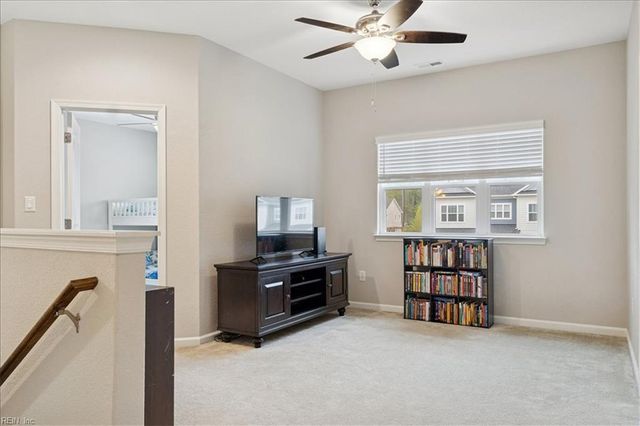 615 Clarion LN, Chesapeake, VA 23320