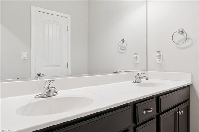 615 Clarion LN, Chesapeake, VA 23320