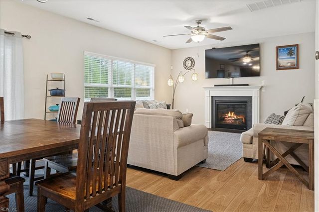 615 Clarion LN, Chesapeake, VA 23320